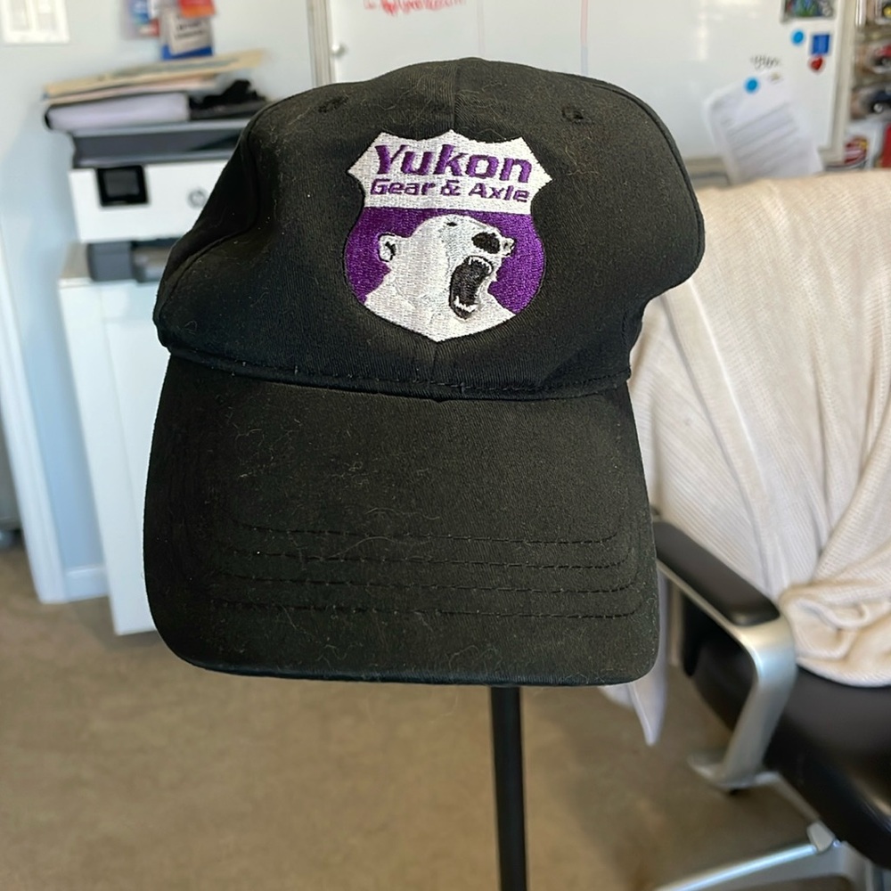 Freeform medium/large hat, branded with Yukon gear and axle